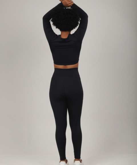 Alternative view of CROPPED MANGA LONGA PRETO